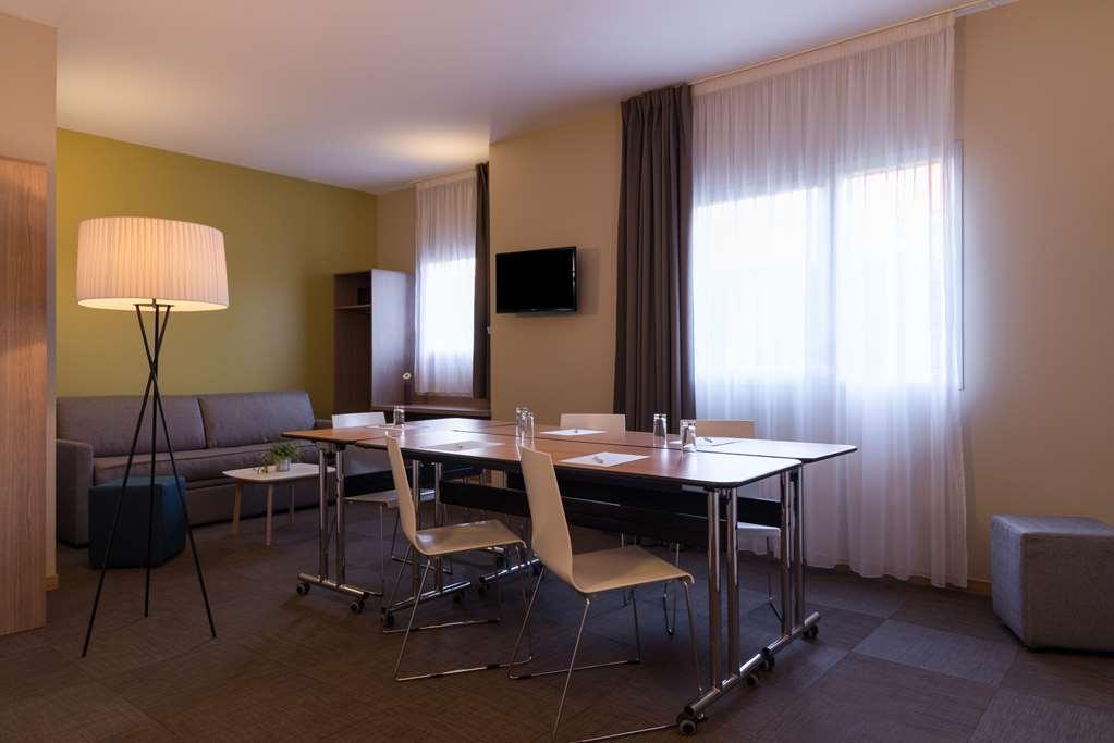 Hotel The Originals City, Ecoparc, Montpellier Est